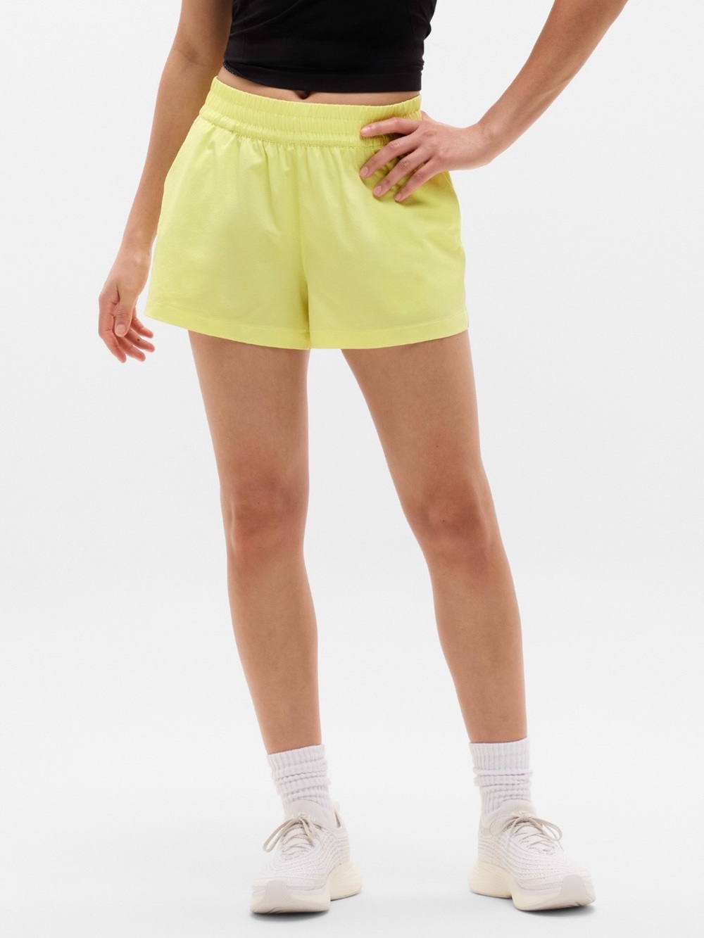 Athleta Bright Lemon Weekender 3” mid rise Athletic Shorts